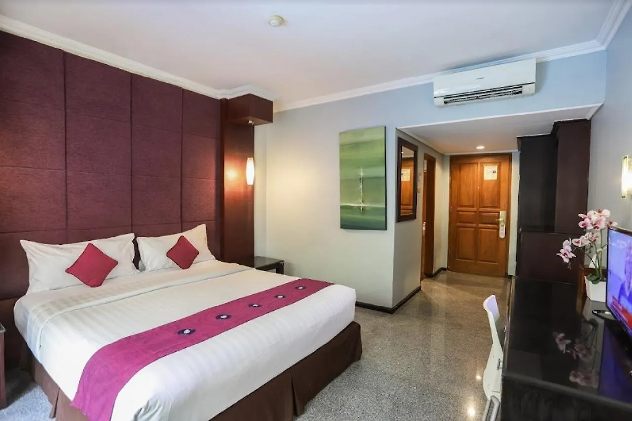 Famous Hotel Kuta Formerly Permata Kuta Hotel