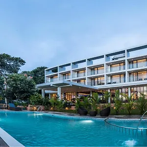 **** Resort Wild Avenue & India