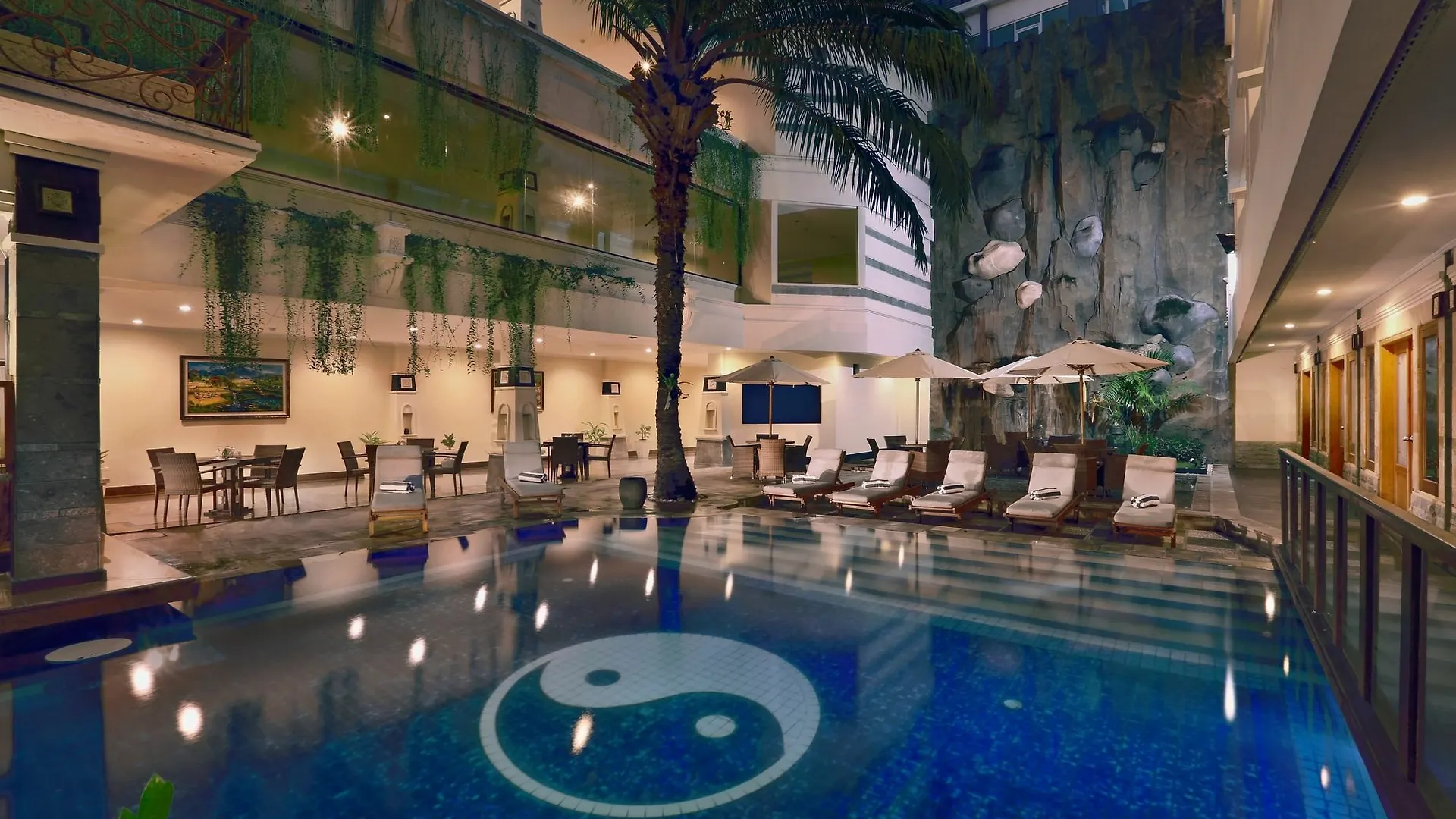 Famous Hotel Kuta Formerly Permata Kuta Hotel  Kuta (Bali)